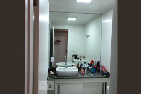 Banheiro de apartamento à venda com 3 quartos, 102m² em Vila Gumercindo, São Paulo