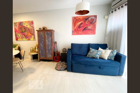 Sala de apartamento para alugar com 2 quartos, 95m² em Barra da Tijuca, Rio de Janeiro