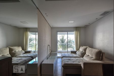 Sala de apartamento para alugar com 3 quartos, 81m² em Vila Isa, São Paulo
