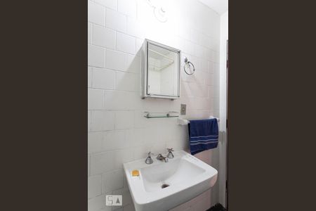 Banheiro social de apartamento à venda com 1 quarto, 59m² em Santo Agostinho, Belo Horizonte