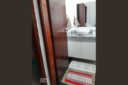 Banheiro de casa à venda com 3 quartos, 198m² em Jardim Palmares (zona Sul), São Paulo