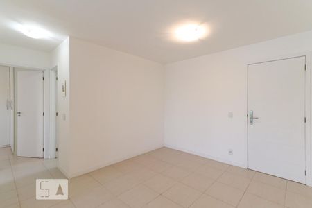 Sala de apartamento para alugar com 2 quartos, 70m² em Recreio dos Bandeirantes, Rio de Janeiro