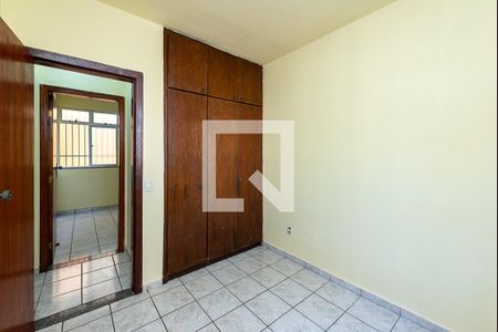 Quarto 1 - Armário de apartamento para alugar com 2 quartos, 70m² em Floramar, Belo Horizonte