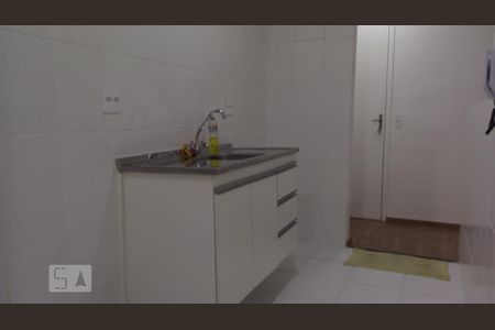 Cozinha de apartamento à venda com 2 quartos, 48m² em Jardim Henriqueta, Taboão da Serra