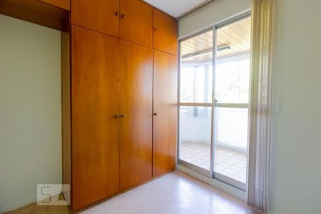 QUARTO 1 de apartamento para alugar com 2 quartos, 55m² em Asa Norte, Brasília