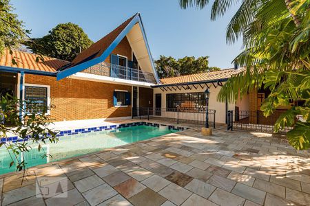 Casa para alugar com 1290m², 5 quartos e 4 vagasÁrea Externa 