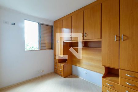 Quarto 1 de apartamento para alugar com 2 quartos, 52m² em Vila Sílvia, São Paulo