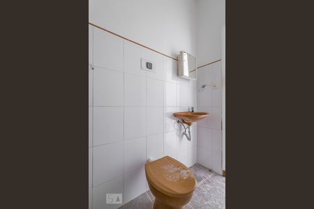 Banheiro de casa para alugar com 1 quarto, 56m² em Penha Circular, Rio de Janeiro