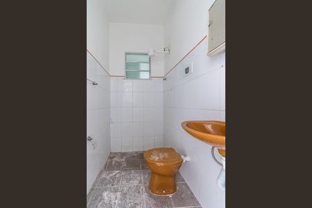 Banheiro de casa para alugar com 1 quarto, 56m² em Penha Circular, Rio de Janeiro