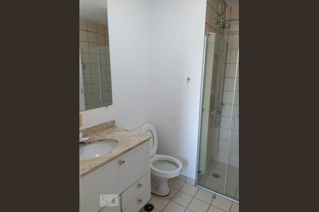 Banheiro de apartamento para alugar com 2 quartos, 74m² em Vila Isa, São Paulo