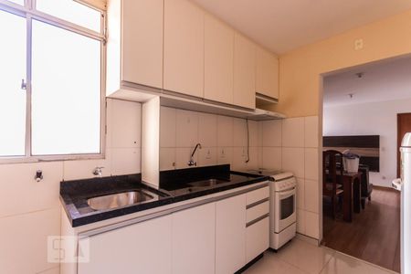 Cozinha de apartamento à venda com 2 quartos, 48m² em Frei Leopoldo, Belo Horizonte