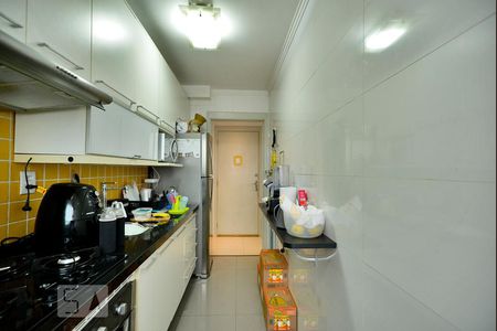 Cozinha de apartamento para alugar com 2 quartos, 43m² em Água Branca, São Paulo