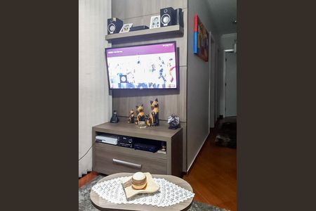 Sala de apartamento para alugar com 3 quartos, 70m² em Jardim Tupanci, Barueri