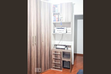 Quarto 1 de apartamento para alugar com 3 quartos, 70m² em Jardim Tupanci, Barueri