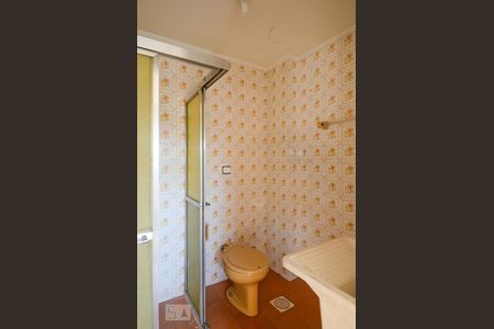 Banheiro de kitnet/studio à venda com 1 quarto, 32m² em Azenha, Porto Alegre