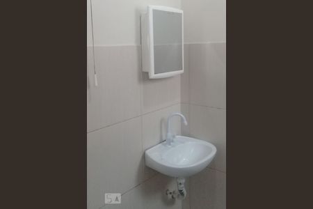 Banheiro de casa para alugar com 1 quarto, 13m² em Vila da Saúde, São Paulo