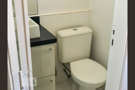 Banheiro da suíte de apartamento para alugar com 2 quartos, 58m² em Vila Milton, Guarulhos