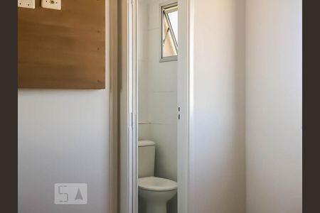 Banheiro da suíte de apartamento para alugar com 2 quartos, 58m² em Vila Milton, Guarulhos