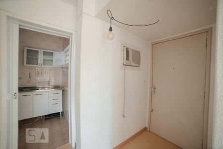 Quarto  de kitnet/studio para alugar com 1 quarto, 35m² em Rio Branco, Porto Alegre