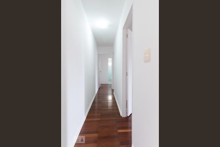 Corredor de apartamento à venda com 3 quartos, 123m² em Sumaré, São Paulo