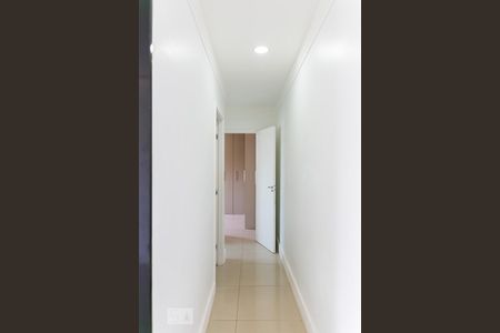 Corredor de apartamento à venda com 2 quartos, 56m² em Vila Caraguatá, São Paulo