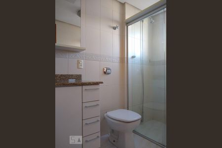 Banheiro de apartamento para alugar com 3 quartos, 94m² em Santana, Porto Alegre