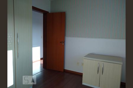 Quarto 3 de apartamento para alugar com 3 quartos, 94m² em Santana, Porto Alegre