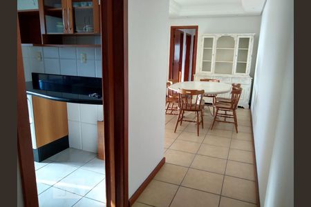 Sala e cozinha de apartamento para alugar com 3 quartos, 94m² em Santana, Porto Alegre