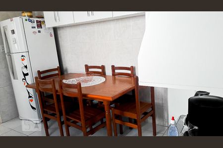 Cozinha de casa para alugar com 2 quartos, 65m² em Vila Nivi, São Paulo