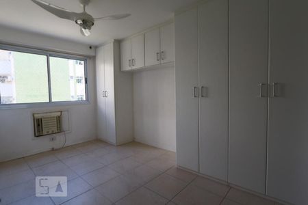 Quarto Suíte 2 de apartamento para alugar com 3 quartos, 84m² em Freguesia (jacarepaguá), Rio de Janeiro