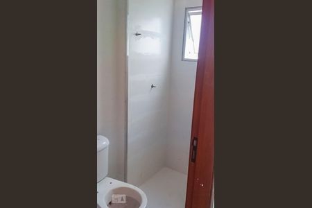 Banheiro do Quarto 2 de apartamento para alugar com 2 quartos, 56m² em Vila Santa Teresa, Santo André