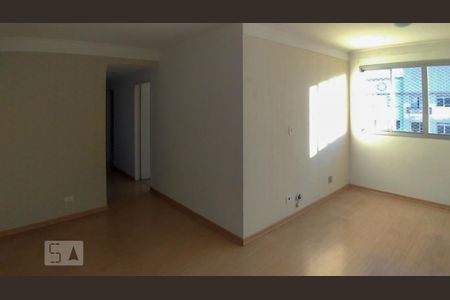 Sala de apartamento para alugar com 3 quartos, 74m² em Jardim Ester Yolanda, São Paulo