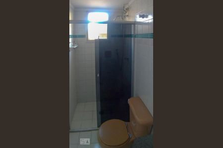 Banheiro de apartamento para alugar com 3 quartos, 74m² em Jardim Ester Yolanda, São Paulo