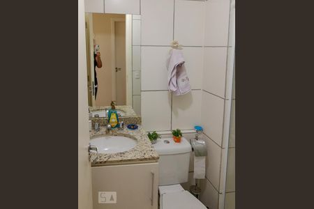 Banheiro de apartamento para alugar com 2 quartos, 66m² em Jardim Ester, São Paulo