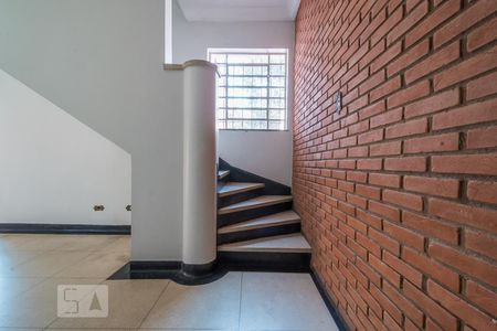 Escada de casa à venda com 4 quartos, 250m² em Brooklin Paulista, São Paulo