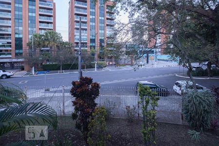 Casa para alugar com 390m², 5 quartos e 1 vaga Casa para alugar com 390m², 5 quartos e 1 vagaVista Suíte