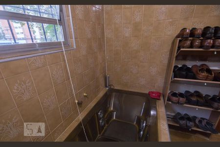 Casa para alugar com 390m², 5 quartos e 1 vaga Casa para alugar com 390m², 5 quartos e 1 vagaBanheiro Social