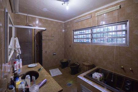 Casa para alugar com 390m², 5 quartos e 1 vaga Casa para alugar com 390m², 5 quartos e 1 vagaBanheiro Social