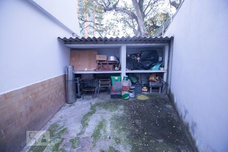 Casa para alugar com 390m², 5 quartos e 1 vaga Casa para alugar com 390m², 5 quartos e 1 vagaQuintal