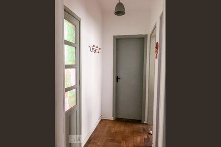 Corredor de apartamento para alugar com 1 quarto, 43m² em Menino Deus, Porto Alegre