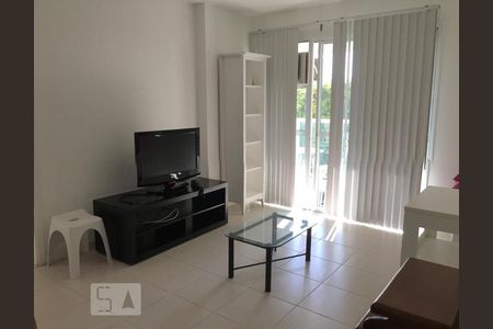 Sala de apartamento para alugar com 2 quartos, 65m² em Barra da Tijuca, Rio de Janeiro