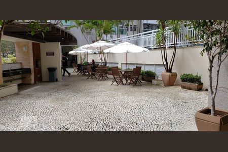 Área externa de apartamento para alugar com 2 quartos, 65m² em Barra da Tijuca, Rio de Janeiro