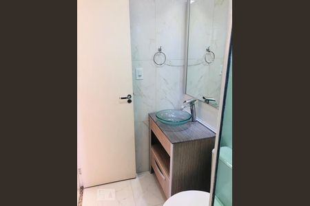 Banheiro Social de apartamento para alugar com 2 quartos, 45m² em Vila Antonieta, São Paulo