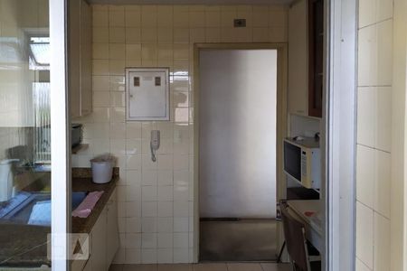 Cozinha de apartamento para alugar com 2 quartos, 55m² em Jardim Brasil (zona Sul), São Paulo