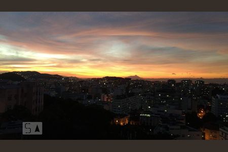 Vista de apartamento à venda com 2 quartos, 66m² em Tijuca, Rio de Janeiro