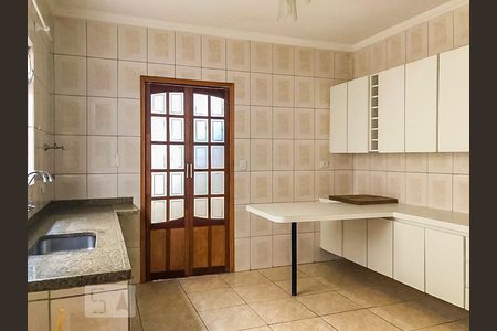 Casa à venda com 120m², 3 quartos e 2 vagasCozinha 