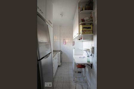 COZINHA de apartamento para alugar com 2 quartos, 90m² em Jardim das Laranjeiras, São Paulo