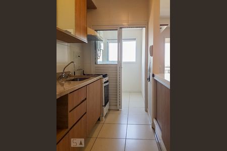 Cozinha de apartamento para alugar com 1 quarto, 50m² em Empresarial 18 do Forte, Barueri