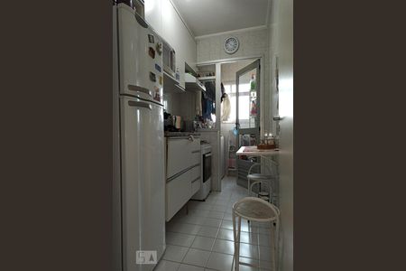 Cozinha de apartamento para alugar com 3 quartos, 56m² em Vila Gumercindo, São Paulo