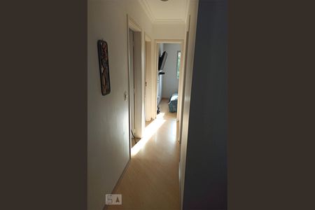 Corredor de apartamento à venda com 3 quartos, 56m² em Vila Gumercindo, São Paulo